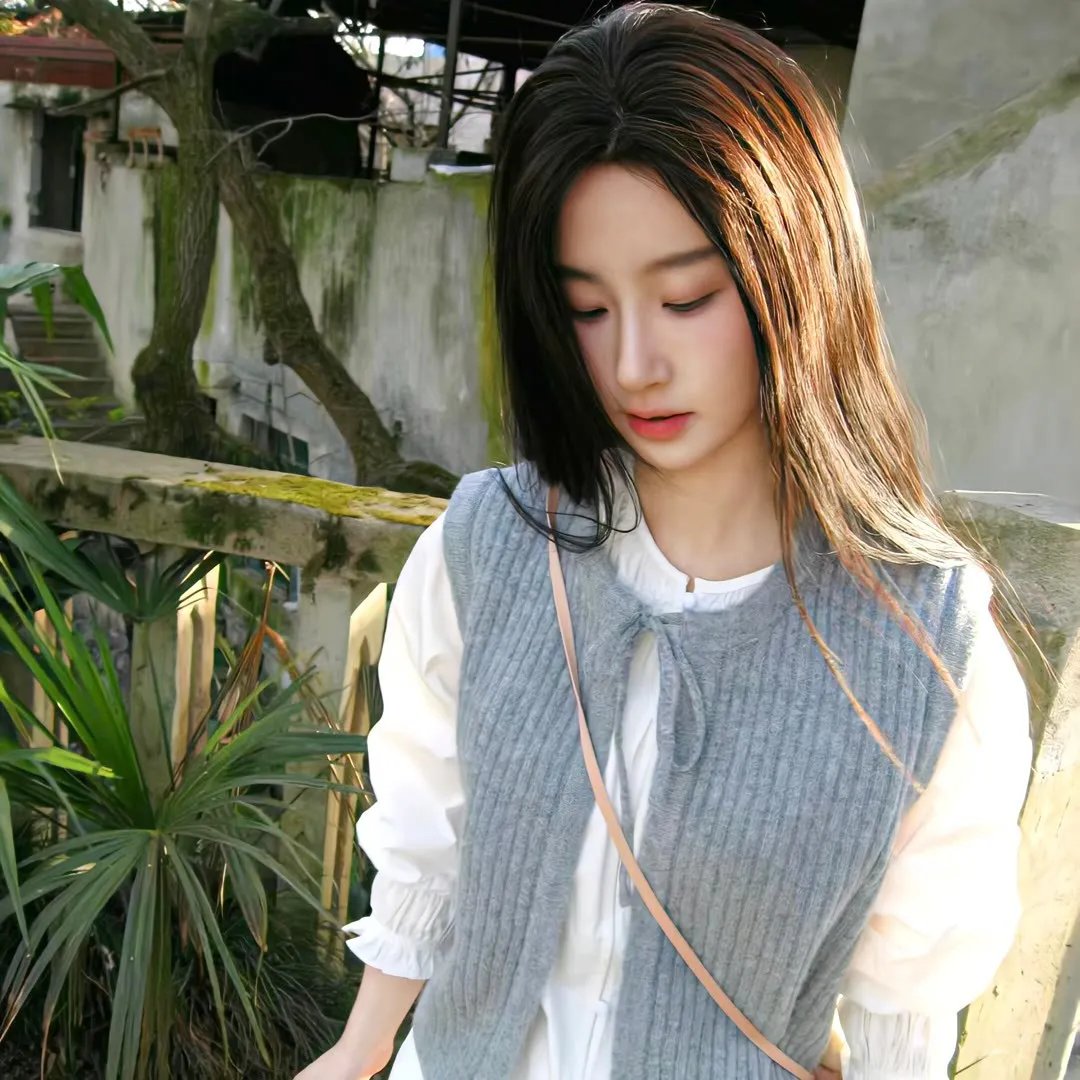 闪婚后，顶流老公的马甲藏不住了